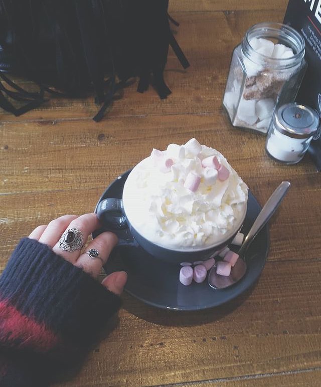 Perfect treat on a cold day ☕️

#plumppartridge #hotchocolate <a href="/KokoaCollection/">Kokoa Collection</a>