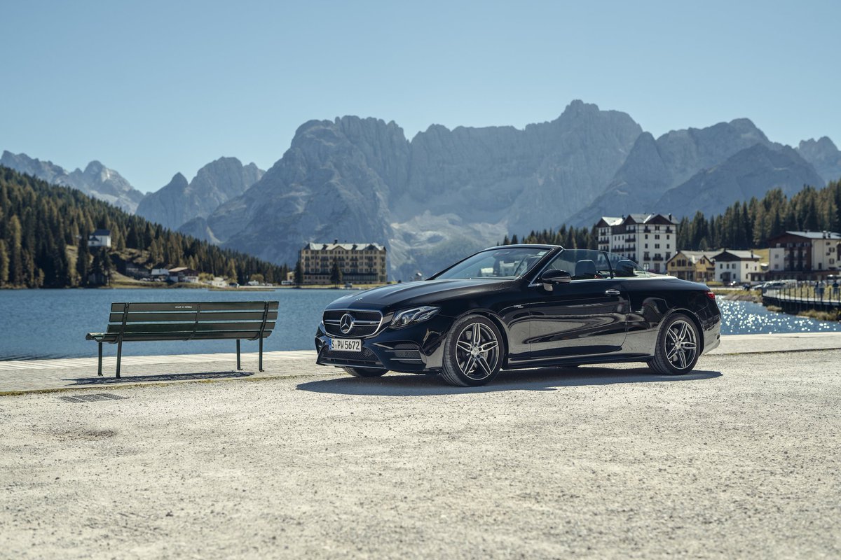 MercedesAMG's tweet photo. If you are trying to soak up every last ray of sunshine, then the Mercedes-AMG E 53 4MATIC+ Cabriolet is the right tool for the job. #DrivingPerformance

📷:  @GS_Gijs for #MBsocialcar

[Csn: 8.9-8.8 l/100km | CO2: 204-200 g/km] https://t.co/V3cjTIUQex