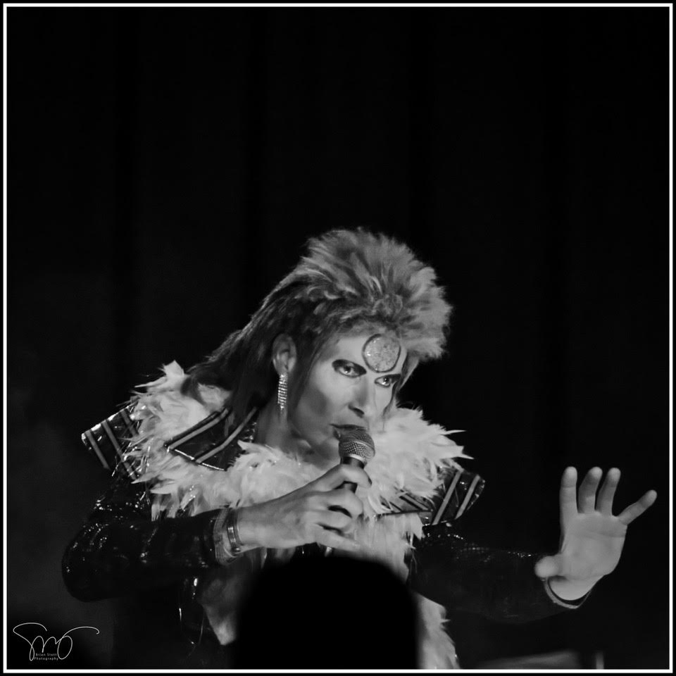 absolutebowie's tweet photo. #Glasgow this Saturday #Absolutebowie play @TheFerryGlasgow 
Sat 27 October. Buy tickets->> https://t.co/PvfEP48YXp  
⚡️"Lovingly crafted Bowie show" NME ⚡️ Photography: Brian Stott #Scotland https://t.co/H2FUvphKwO