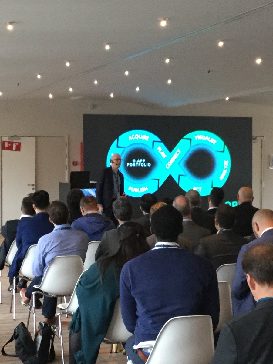 HexagonSIG's tweet photo. Frank Suykens & Georg Hammerer showing how to tackle the #GeoOps Challenge with our #realtime #geospatial technologies #Luciad #SmartMApps #PowerPortfolio #ConnectDay18 https://t.co/G4Ln0tgysA