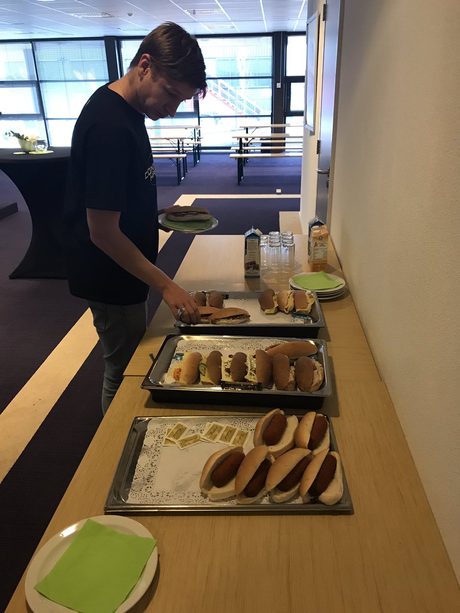 RickKruidenier's tweet photo. Dutch famous “kroketten” #connecthack https://t.co/ZjNvcXBrXO