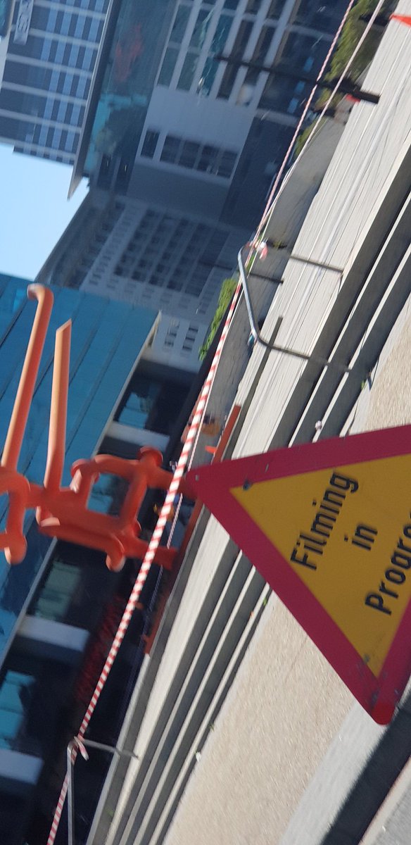 KathyLBerman's tweet image. #CapeTownCouncil #filminginprogress. Outside the council offices this morning. Not sure the filmmakers rented this crowd