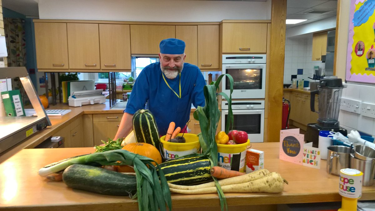 Cat Dowdeswell (@hopehousecat) on Twitter photo From Harvest to Heath in the @HopeHouseKids kitchen #readysteadycook! Immense thanks to <a href="/ParkCPLlay/">ParkCPLlay</a> , Tony and Don for this amazing donation. What a #Harvest2018, Heath can't wait to get cooking. 🌽🍅 🥒🥕🥔🥦🌰 <a href="/RobWalshLlay/">Cllr Rob Walsh</a> @LlayFocus <a href="/wrexham/">Wrexham.com</a> Happy Harvest one and all x From Harvest to Heath in the @HopeHouseKids kitchen #readysteadycook! Immense thanks to <a href="/ParkCPLlay/">ParkCPLlay</a> , Tony and Don for this amazing donation. What a #Harvest2018, Heath can't wait to get cooking. 🌽🍅 🥒🥕🥔🥦🌰 <a href="/RobWalshLlay/">Cllr Rob Walsh</a> @LlayFocus <a href="/wrexham/">Wrexham.com</a> Happy Harvest one and all x