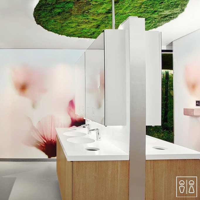 Haluamme tarjota asiakkaillemme ja heidän asiakkailleen, eli wc-tilojen käyttäjille toimivampia ja elämyksellisempiä tiloja. Tämä kuva on Kauppakeskus Sellon uudistetusta naisten wc-tilasta. #keltaisenmerenstrategia #novosansuunnittelee #kauppakeskussello