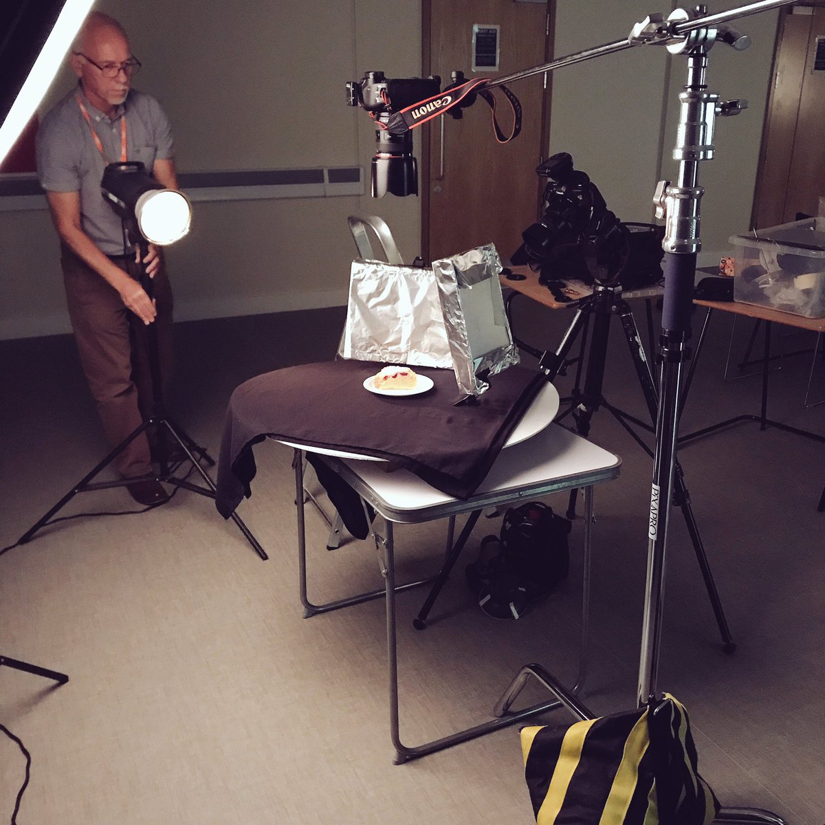 VertasGroup's tweet image. Another exciting project promoting our new #primaryschool menu! Big thanks to @craig_byford @Jasehowlett @HeidiOs68608959 and @SueMahoney62 for their support in bringing the new menu to life @SuffolkOne ! #watchthisspace #tricksofthetrade #foodphotography