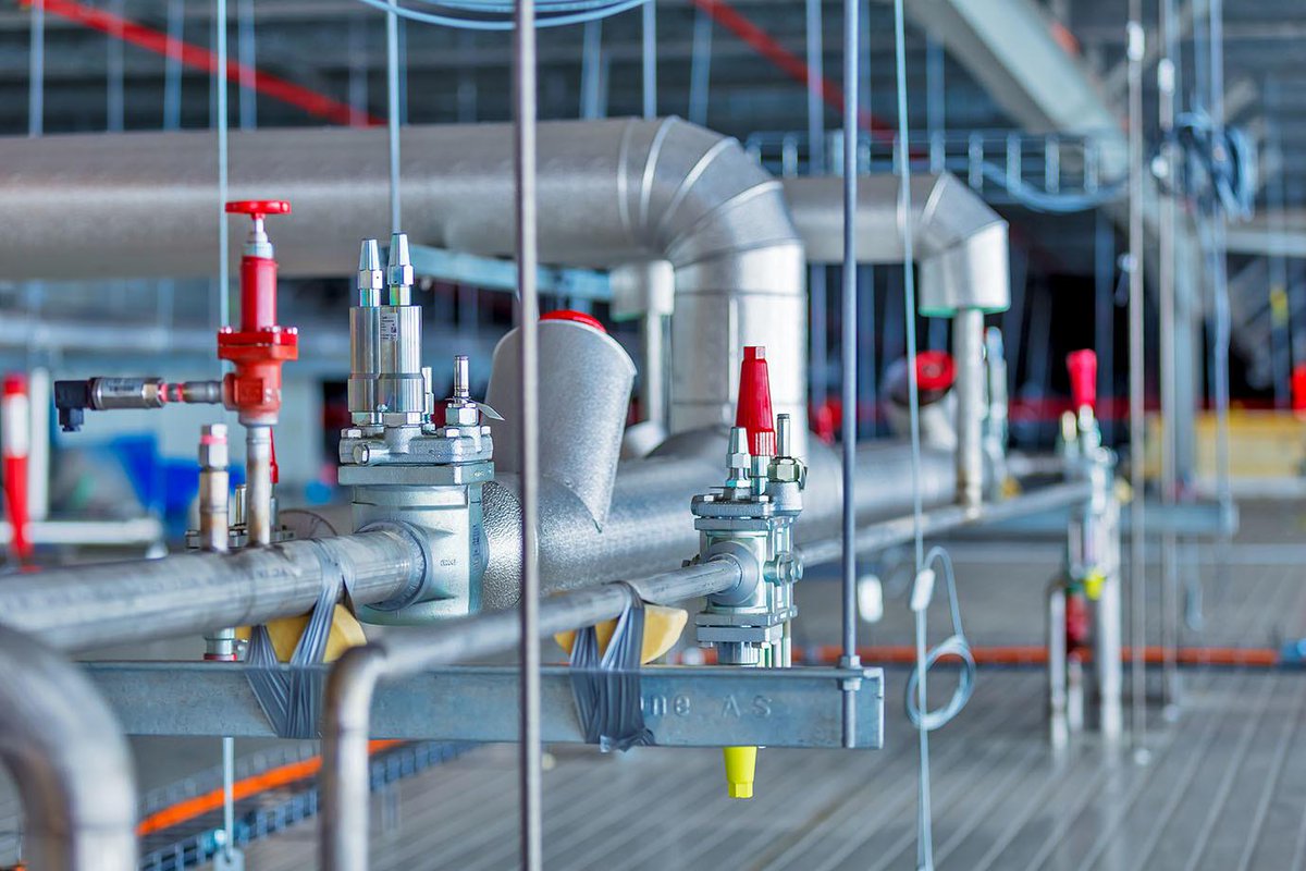 shecco's tweet photo. [LOW-CHARGE #AMMONIA] #Scantec's new system is a centralised system, referring to the fact that it runs off of a central plant rather than being a pre-packaged or decentralised system consisting of several separate units. 

Find out more: https://t.co/ScHzhYjEgT!
#GoNatRefs https://t.co/eOELK1UzMi