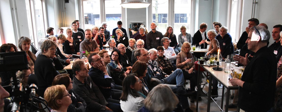 Debatcafé 'De hitte de baas'. Hoe passen we ons aan aan het veranderende #klimaat om de effecten te beperken en om te buigen naar kansen? Hierover gaat het 3e #debatcafé van @WerkplaatsDG op 14 november. Locatie: Koudijs Café, Den Bosch. Kom je ook? bit.ly/WDGdebatklimaat