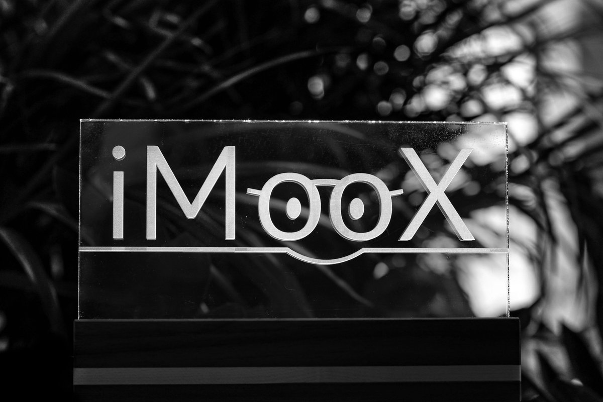 iMooX tweet media