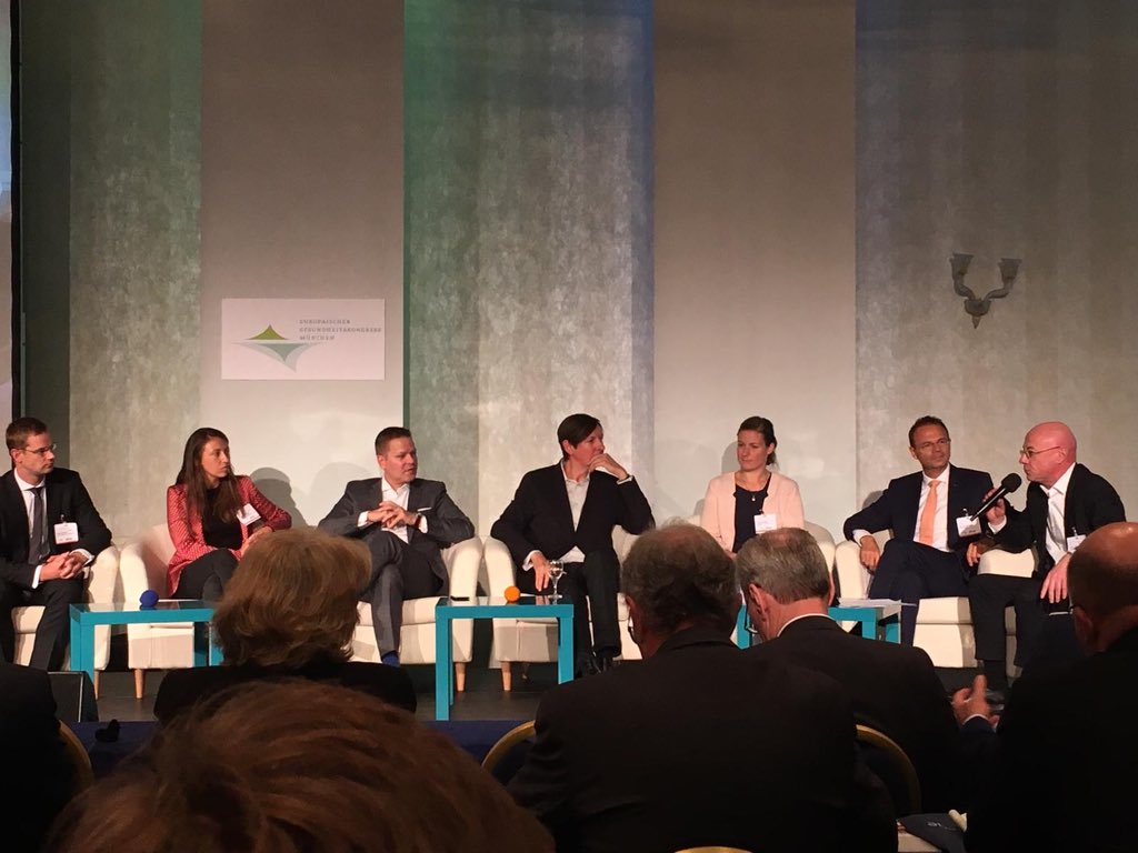 bvmd_de's tweet photo. #Gesundheit ist mehr als ein isolierter problemorientierter Blick auf Krankheit. Strukturen dafür sind nötig. Eröffnungsveranstaltung auf dem #EGKM18, Jana unsere Präsidentin vertritt die Meinung der angehenden Generation. @EGKMUC #healthinallpolicy #zukunft #bvmdlovesyou https://t.co/UIRnG505ug