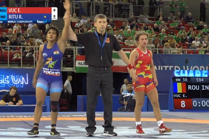 InsideSportIND's tweet photo. Ritu Phogat advanced to the bronze medal bout

#insidesport #sportbusinessnews #UWW #WWC2018 #RituPhogat https://t.co/kmMryZiatI