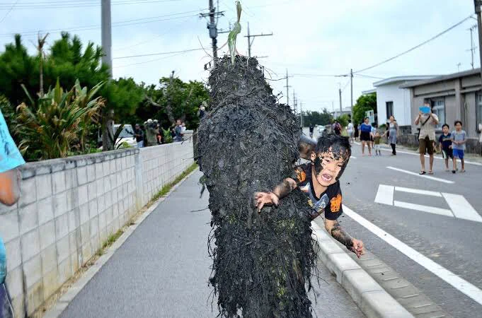 宮古島の島尻パーントゥが怖すぎるww大人でも怖くて逃げるわww