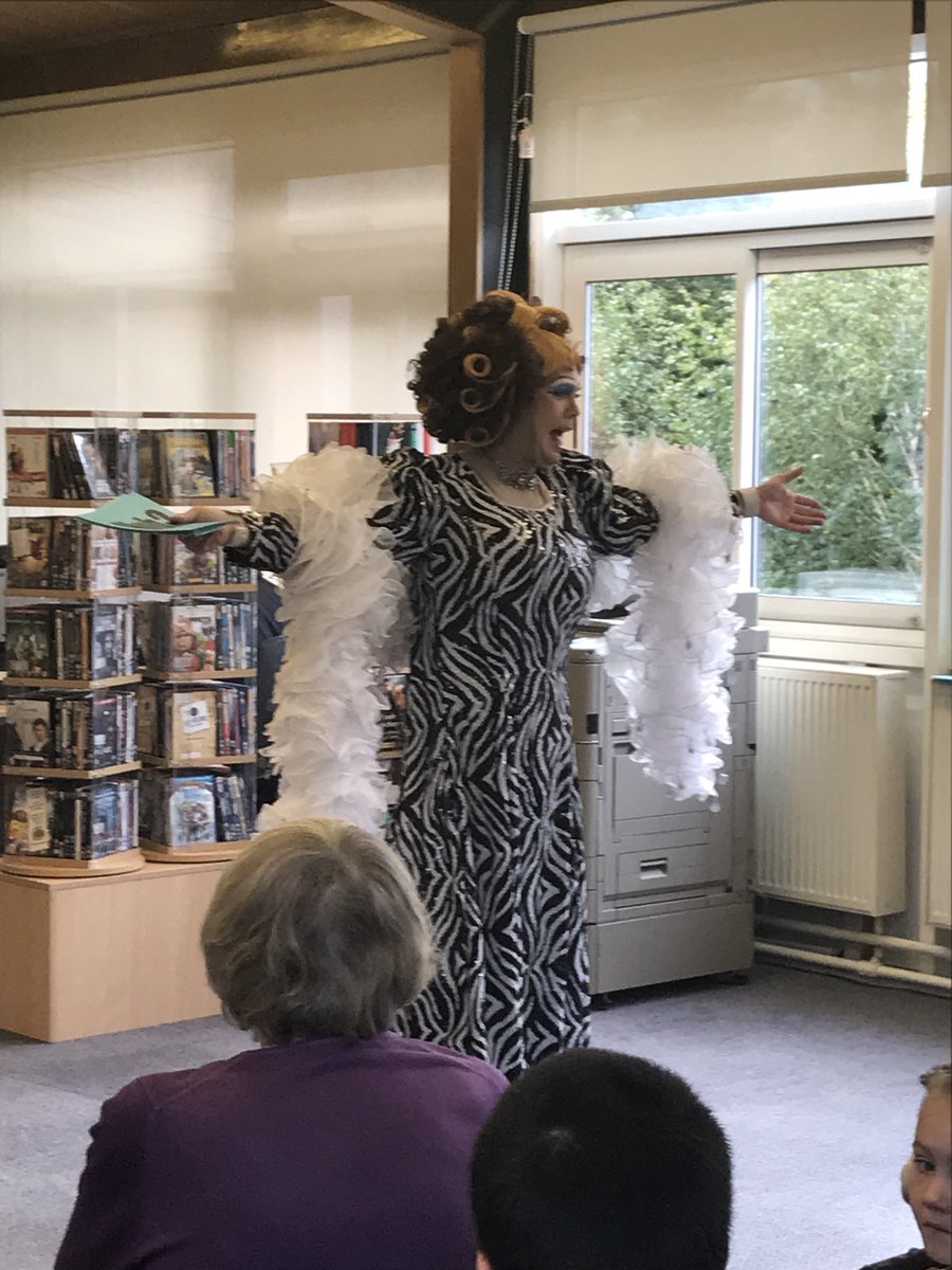 MandiB_'s tweet photo. #MamaG being absolutely #fabulous #darling  @STHLibraries #BillingeLibrary @PetitePantos https://t.co/fUoeRtp1ag