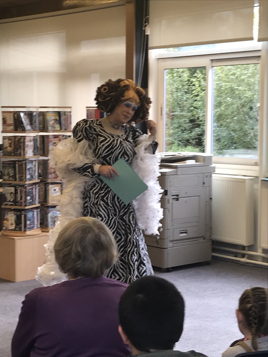MandiB_'s tweet photo. #MamaG being absolutely #fabulous #darling  @STHLibraries #BillingeLibrary @PetitePantos https://t.co/fUoeRtp1ag
