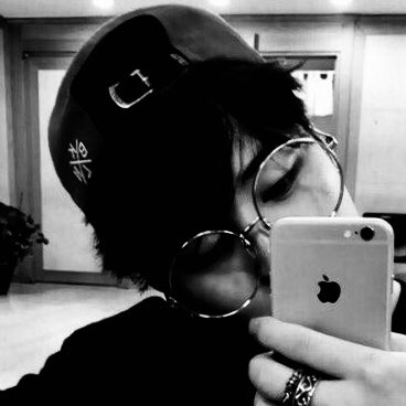นมเย็น tweet media