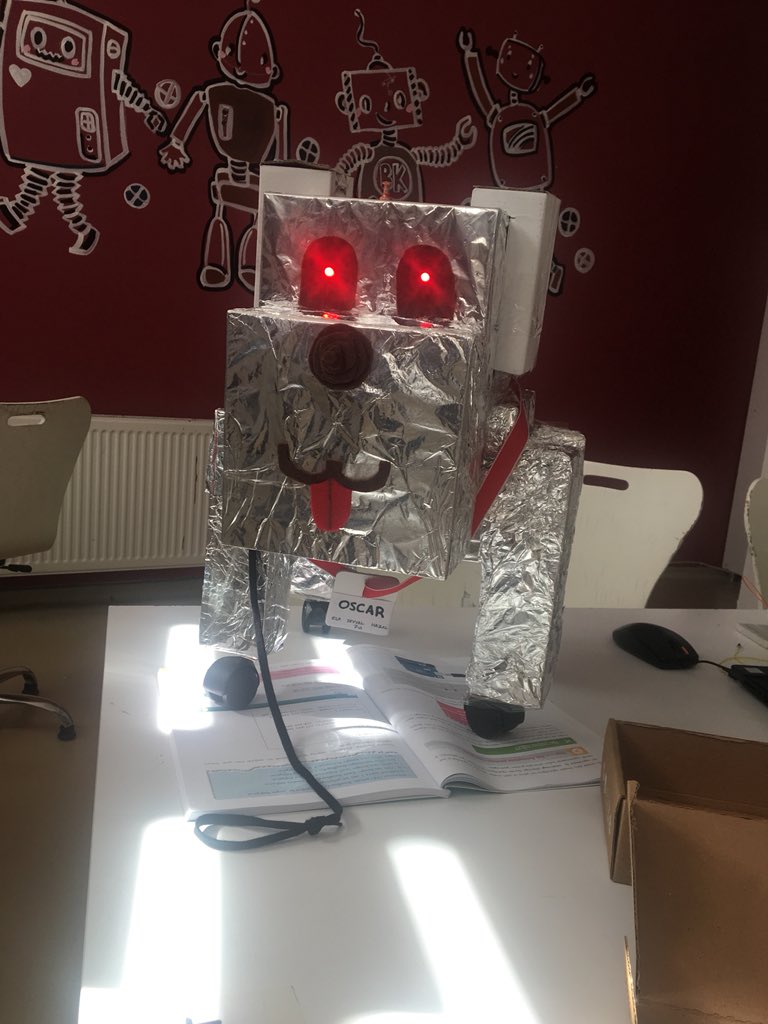 sinemgkpnr's tweet image. 7.sınıflarla yaptığımız projeler devam etmekte...Oscar’ın da gözleri ışık saçıyor ... #BKArduino @ilker_eris @duygubiyikoglu @mahirarslan_BK @sbalci07 @bahcesehirant