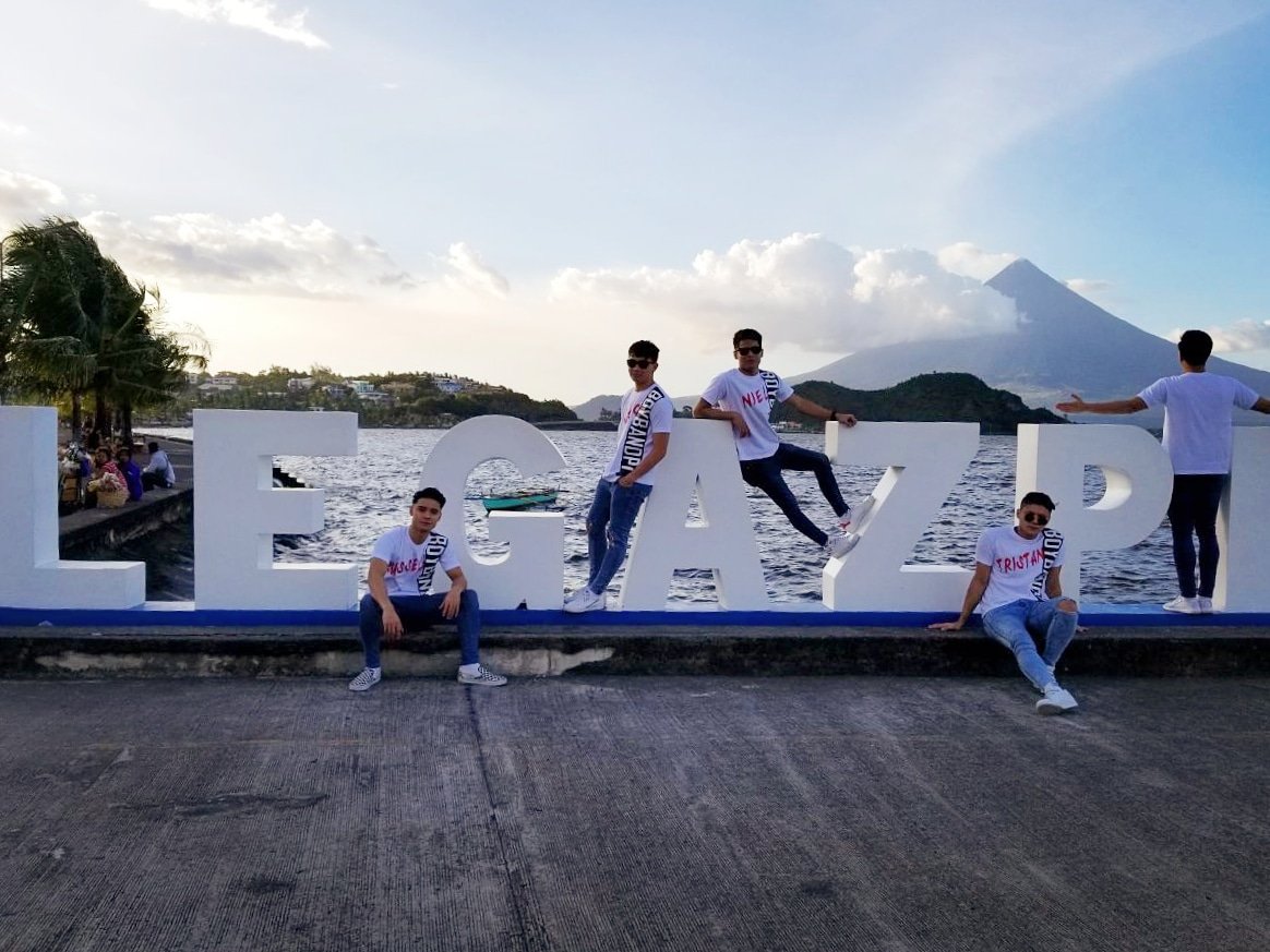 BoybandPH's tweet photo. Legazpi, Albay 📍 https://t.co/aw9JoXrIeT