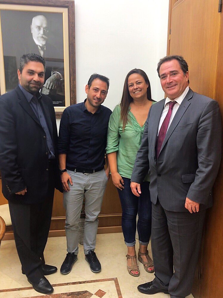 EDIC_Crete's tweet photo. ✅ Εξαιρετική συνάντηση εργασίας 🤝του @EDIC_Crete με τη @EEAthina 🇬🇷🇪🇺στην @CreteRegion
➡️ Συνεχίζουμε δυναμικά με νέες ιδέες 💡για περισσότερες καινοτόμες δράσεις & μορφές επικοινωνίας ευρωπαϊκής🇪🇺πληροφόρησηςℹ️
#EuropeDirectCrete #EEAthina #RegionCrete #EU🇪🇺 #Meeting https://t.co/8FNMyW1V2E