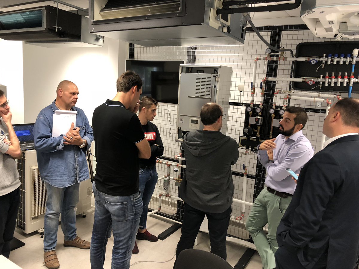 panaservice's tweet image. Formación #Aquarea para #KeyService
#Panasonic formando profesionales