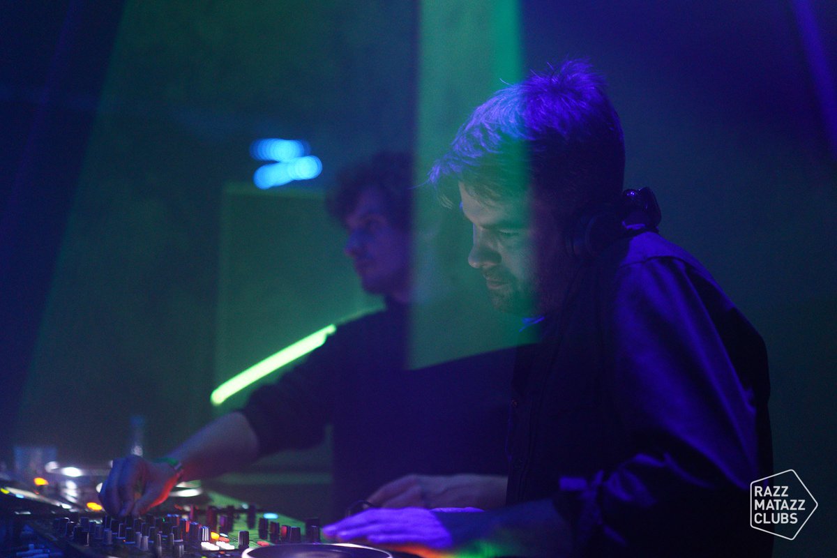 Ya están aquí las #FOTOS del sábado pasado en Razz Clubs con el concierto de despedida de <a href="/SatelliteStory/">Satellite Stories</a>, <a href="/LCMDF/">LCMDF</a> en el Pop Bar, Journeys y mucho más! 😍

 📸Fotógrafa: <a href="/upensare/">Sara Hdez i Pons</a>
Álbum completo: bit.ly/fotos-razzclub…