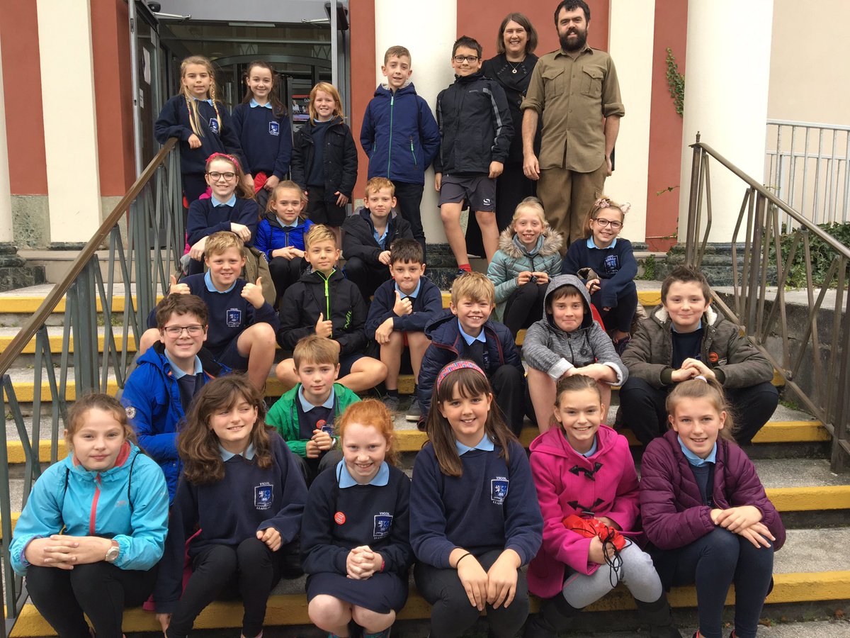 Diolch yn fawr i Delyth ac Emyr am fore gwych yn dysgu am fywyd yn y Rhyfel Byd Cyntaf! Y plant wedi mwynhau!