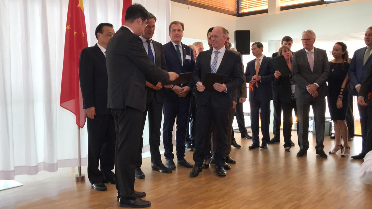 BESTmag_news's tweet image. Lithium Werks BV has signed a framework agreement to build a 60-hectare battery gigafactory in China’s Yangtze River Delta.
bit.ly/2ArBwsM

#batteries #energystorage #lithiumwerks #batteryproduction