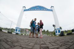 Jalan2com's tweet image. Mau tahu rute ke Karimunjawa ala backpacker? Naik kapal nya dari mana dan ada apa aja di Karimunjawa, kalian bisa baca pengalaman berikut ini: buff.ly/2Rcq61G