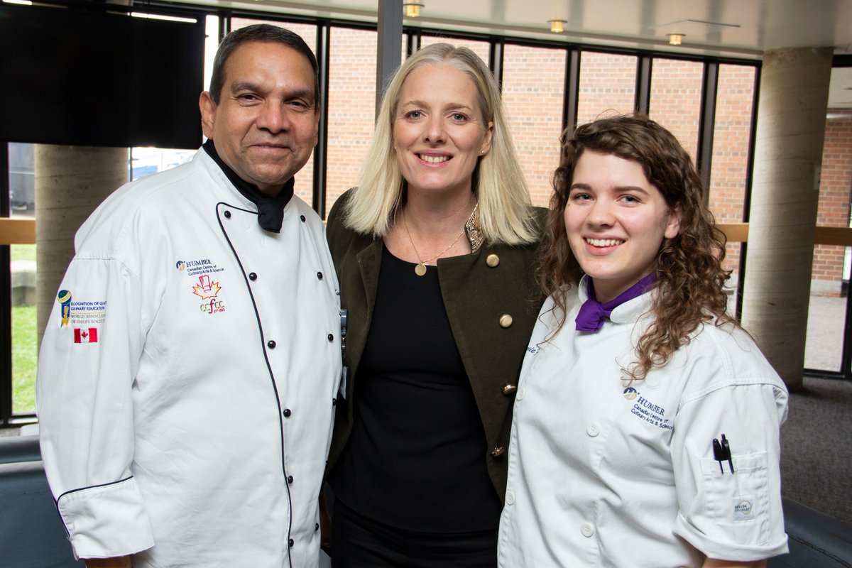 HumberHRT's tweet photo. Throwing it back to Tuesday when our Baking &amp; Pastry Arts alumni student Stefanie Francavilla had the pleasure of meeting our Prime Minister Justin Trudeau! Thanks @JustinTrudeau for visiting @humbercollege https://t.co/V9WMRo0XcR