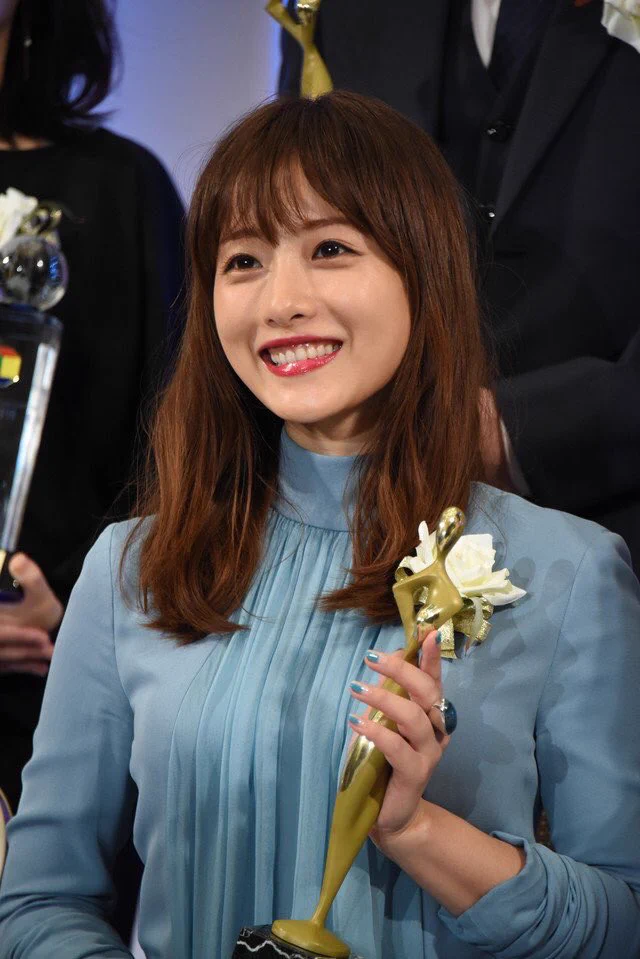 石原さとみに前髪が帰って来たらとんでもなく可愛い件！！
