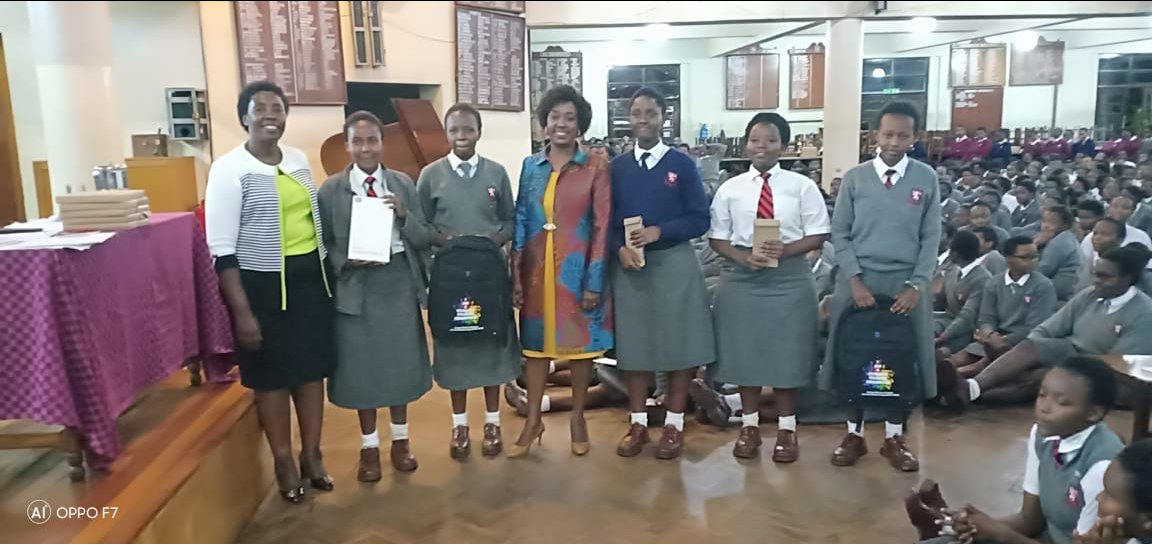 CCArtCompe's tweet photo. The Kenya High School @KHS_Alumnae did not manage to attend the @CCArtCompe
Awards Ceremony.Our team yesterday visited the school to present their Awards @NemaKenya @KenyaMetService @NETFUNDkenya #climatechange #ClimatechangeAwards https://t.co/vxNmNXNK3v
