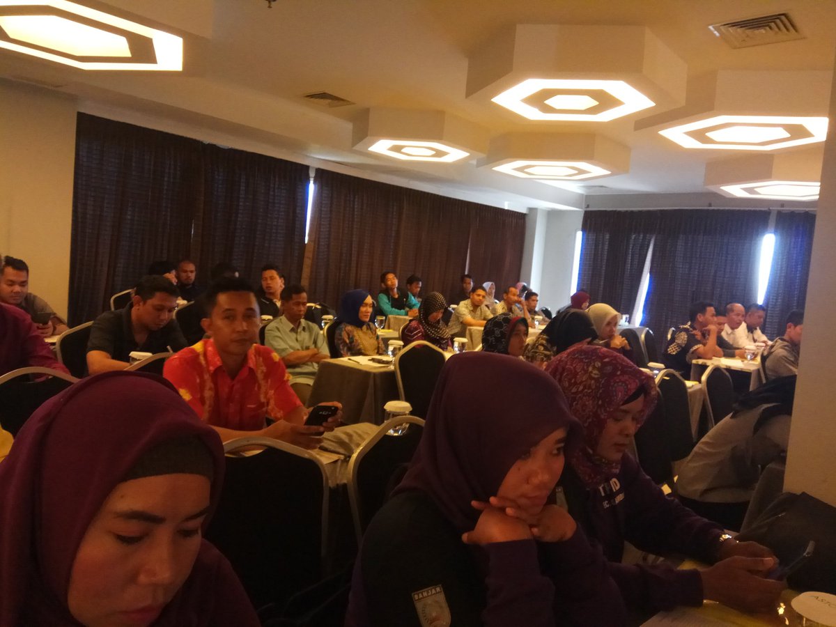 masijo1922's tweet photo. Sosialisasi P2KTD dan Rakor TIK dalam program 1novasi desa #PKTDanaDesa
#TPPIKalsel
#KabBanjar
#ProvKalsel
@Jokowi
@EkoSandjojo
@anwsanusi
@taufikmadjid71
@fachrilabalado
@TPPIndonesia
@KPW3_Kalsel
#mulaidaridesa  
#programinovasidesa #2019TetapJokowi #PID #p2ktd https://t.co/5mu2ntdYVQ