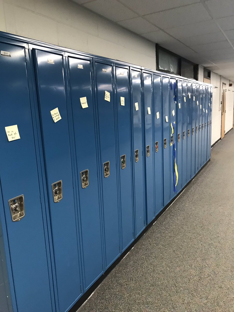 Ms_DeGraw's tweet photo. Spreading smiles around Haslett Middle School! #benice. https://t.co/baNDjgbIa8