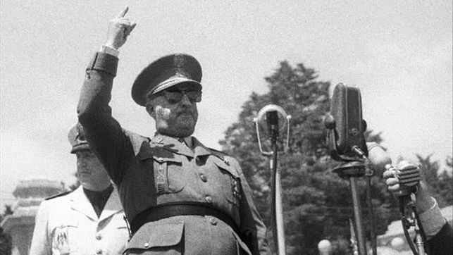 ‼️ El Parlamento Europeo pide al Gobierno el fin de la Fundación Francisco Franco y de "todos los símbolos que exalten la dictadura" eldiario.es/politica/Parla… Por <a href="/andresgil/">Andrés Gil</a>