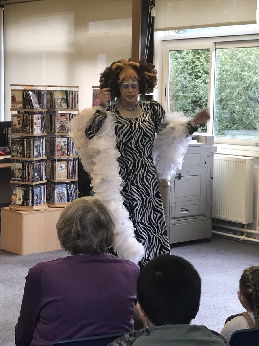 MandiB_'s tweet photo. So enjoyed our morning @STHLibraries #BillingeLibrary with special guest #MamaG telling stories of #love #respect #beingyourself #ryanreynolds #unicorns #glitterpoop https://t.co/aDrFyfS6tK