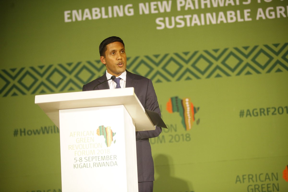 TheAGRF's tweet photo. The no. of people undernourished in #Africa rose from 200M to 224M, accounting for 25% of the 815M people undernourished in the world in 2016. @rajshah Shah, President of @RockefellerFdn joined @cnbcafrica to flesh out ways to tackle this - https://t.co/KwqZNTku1R #AGRF2018 https://t.co/FwMExHJEPW