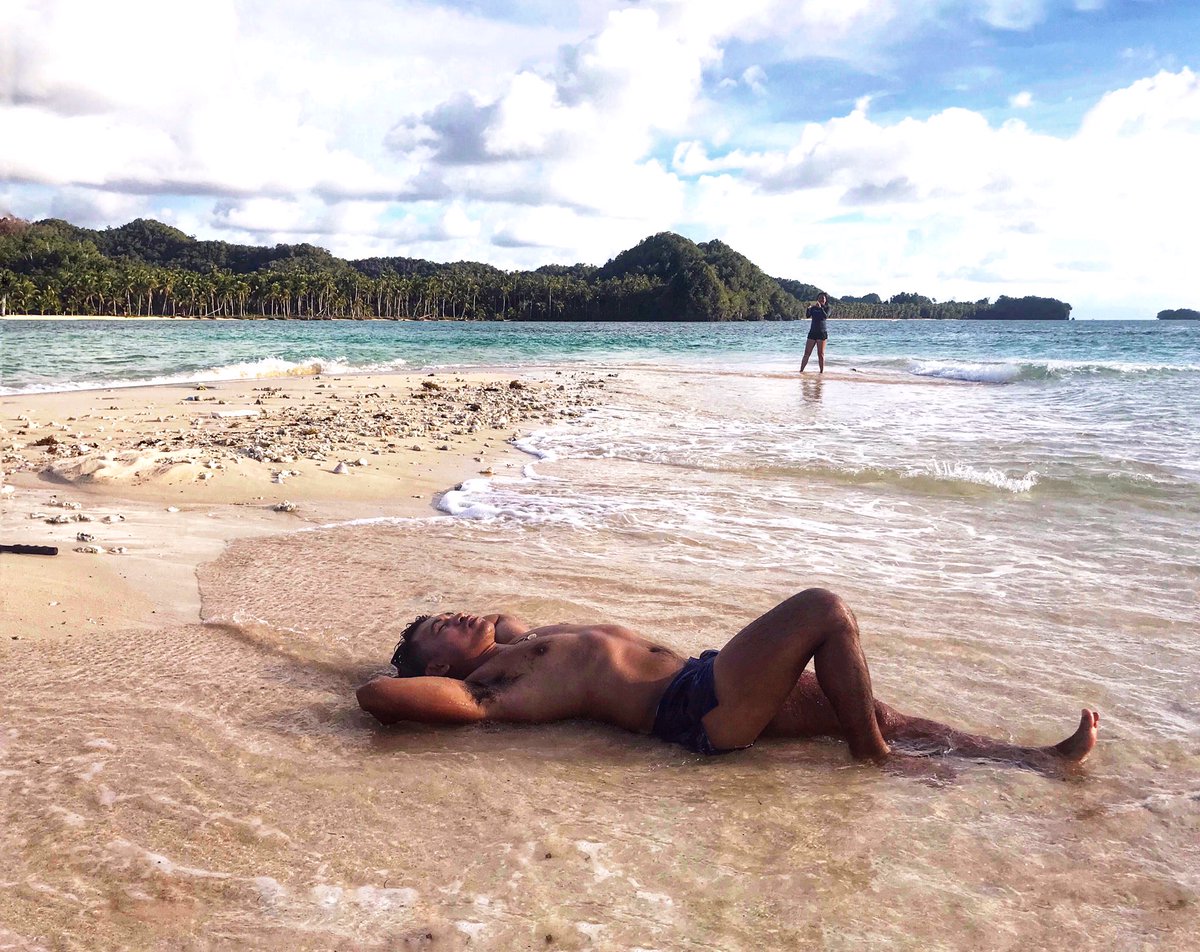 FindingDoro's tweet photo. Jobs fill your pocket, but adventures fill your soul. ✈️⛵️🏄‍♂️🌴🇵🇭

#ThePopeTraveler #SiargaoAdventure https://t.co/DE96IQh7wa