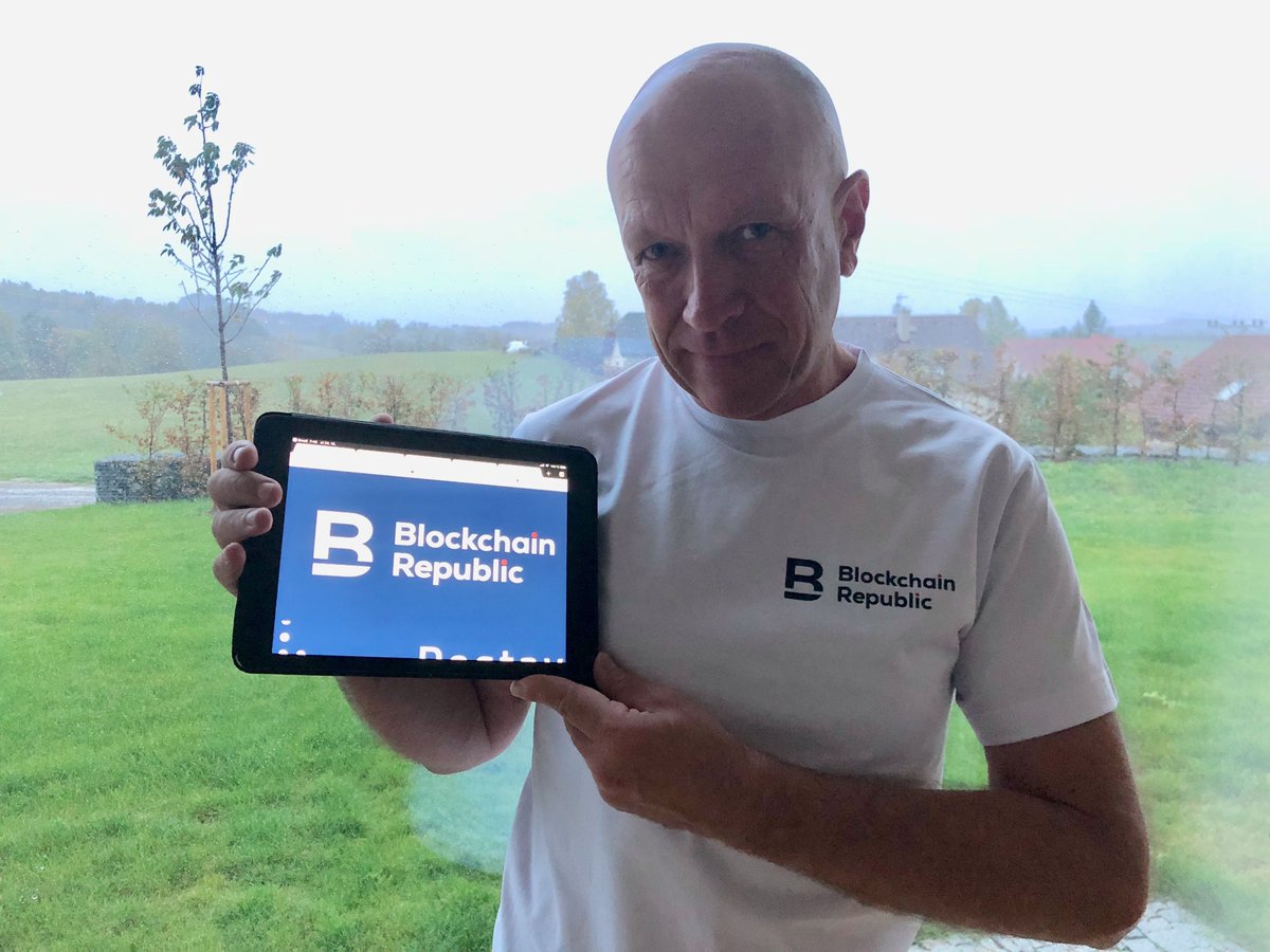 #BlockchainRepublic. Pomůže #blockchain digitalizovat státní správu, nebo to dopadne jako vždycky? Desítky tisíc schopných lidí zaměstnaných papírovou byrokracií by naplnily volná místa v produktivní ekonomice a školách, kde zoufale chybí. <a href="/BlockchainCZ/">Czech Blockchain Republic</a>