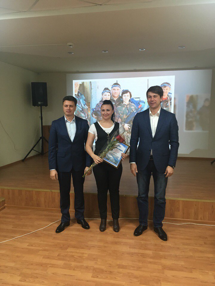 Прозвучали и
поздравления от руководства ЗАО «Проминвест» Алексея Кистанова и Дмитрия
Пономарева.