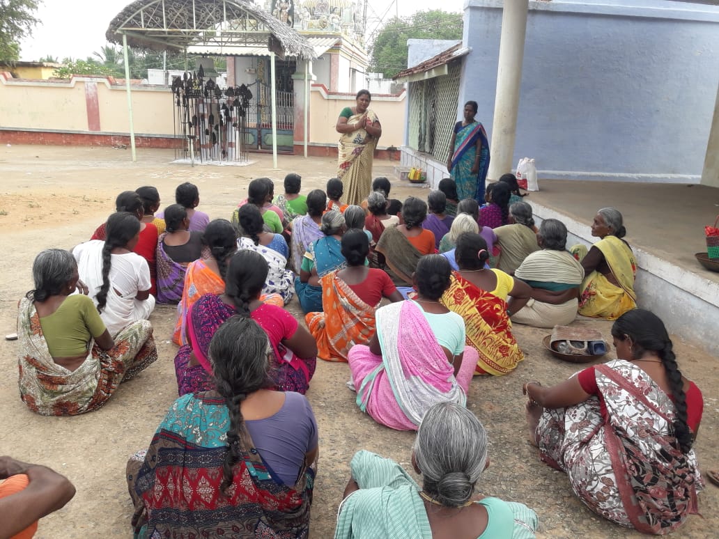 ThooimaiTN's tweet photo. Oddanchatram block Chinakampatti Panchyat #CLTS programme #IHHL usage awareness,  #Avoidingplastic awareness,  #Schoolhygiene awareness for students in Dindigul disctrict by #Swachhagrahi  Ms.Selvakodi #zsbp @swachhbharat @TNSanitation @tatatrusts https://t.co/Gog4u9dNwC