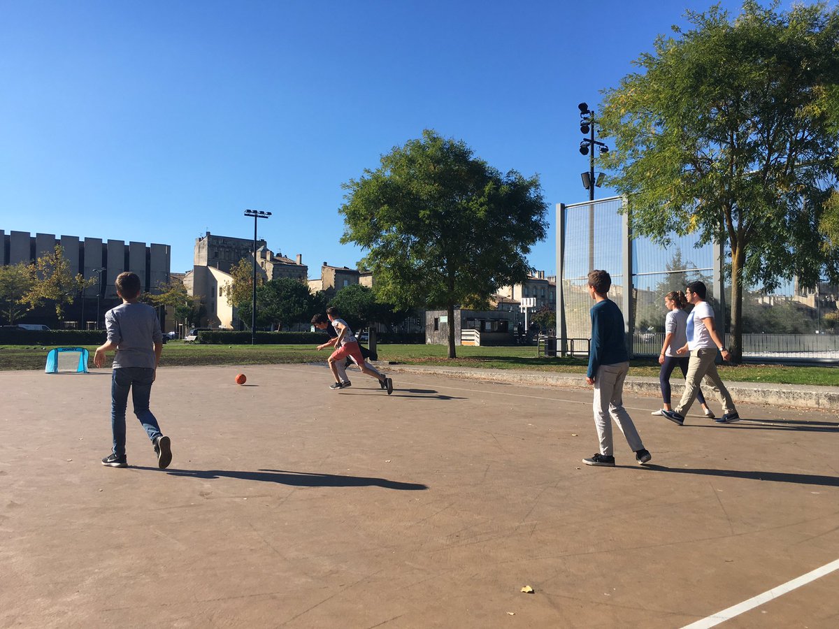 Après l’environnement, l’artisanat, l’aéronautique c’est la solidarité mise à l’honneur aujourd’hui sans oublier un peu de sport et de détente! Super 1ere édition de Hol’In #lacolodesmetiers