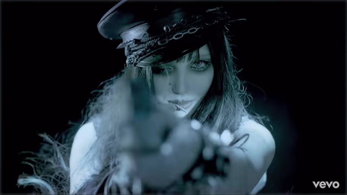 FAKE DIVINEのMVの女の子くそタイプだと思ったらちぃちゃんじゃん…嘘