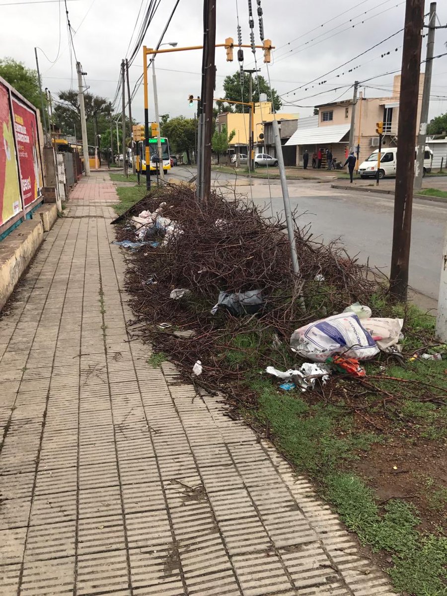 cpccolonmunicba's tweet photo. Se realizó la limpieza en Av. Don Bosco y Av. Ramon Mestre Norte https://t.co/wrtRBpoGtt