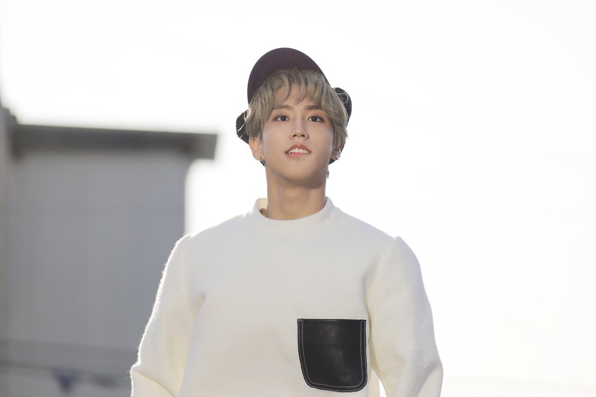 Stray_Kids's tweet image. [Stray Kids] &amp;lt;I am YOU&amp;gt; 뮤직비디오 촬영장 비하인드 공개! #2

#StrayKids #스트레이키즈
#IamYOU 
#YouMakeStrayKidsStay