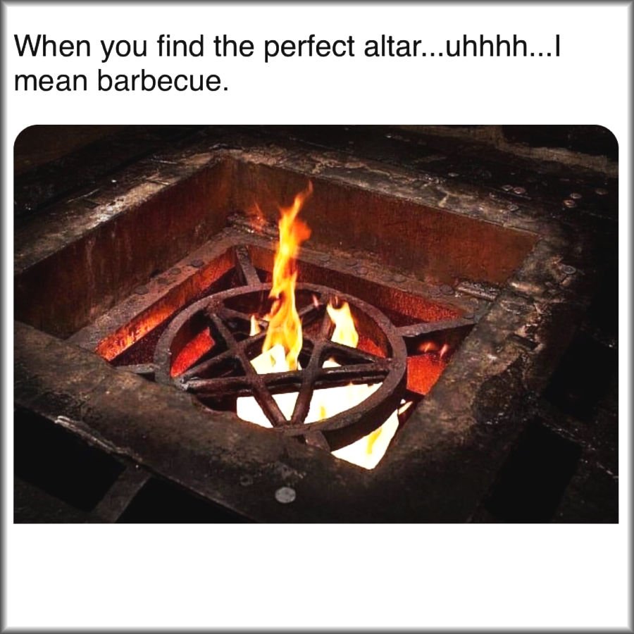 Alchemy669's tweet photo. Haaa!!! ๐ #alchemy6 #witch #witchcraft #altar #pentagram #BBQ https://t.co/12Wc5OODaQ