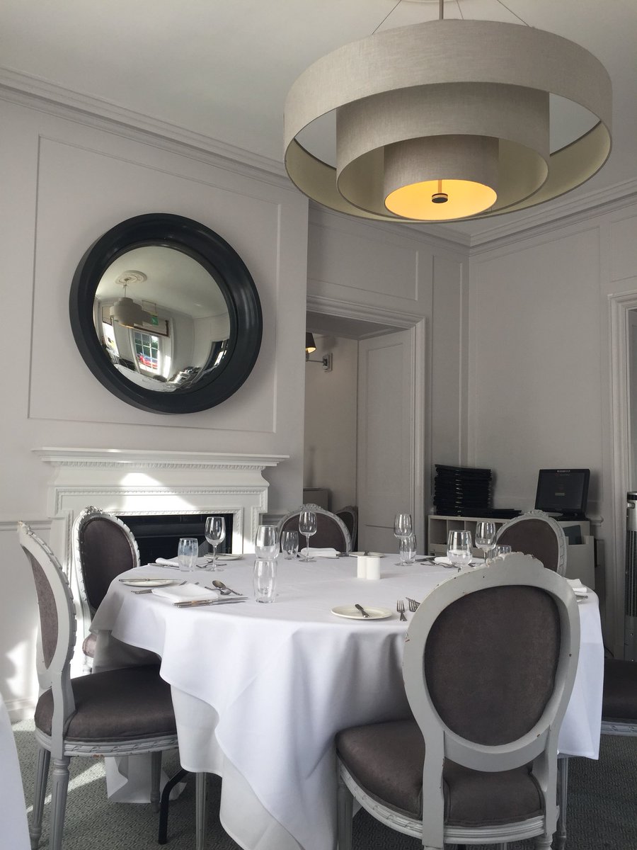 FifiDeLyonBliss's tweet photo. @GreenwoodsHotel a partial shot of the #restaurant today where I am having a little treat with #lunch and three #Spa treatments π€©#mothersdaygift #stockvillage #essex #greenwoodshotelandspa #greenwoodsstock #fifideyonloves https://t.co/OmgDsHpr4j