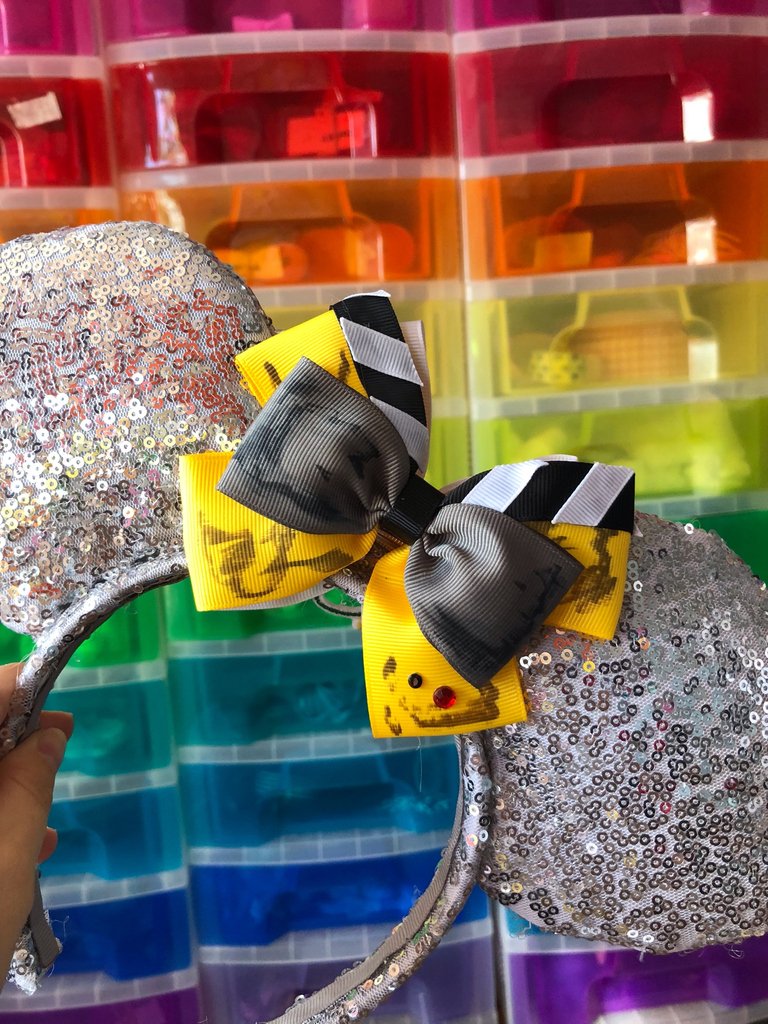 uponabowtiqueuk's tweet photo. Dont ya just love wall-e! he's such a cutie! :) x #wall-e #walle
#lovedisney #disneypark #disneygramers #disneyannualpassholder #disneydreams #dressedindisney #disneymerch #disneyobsessed #disneyaccount #disneypics #disneyap #disneyobsessed #disneypassholder #disneyvacation https://t.co/Fe7OWxCYyW