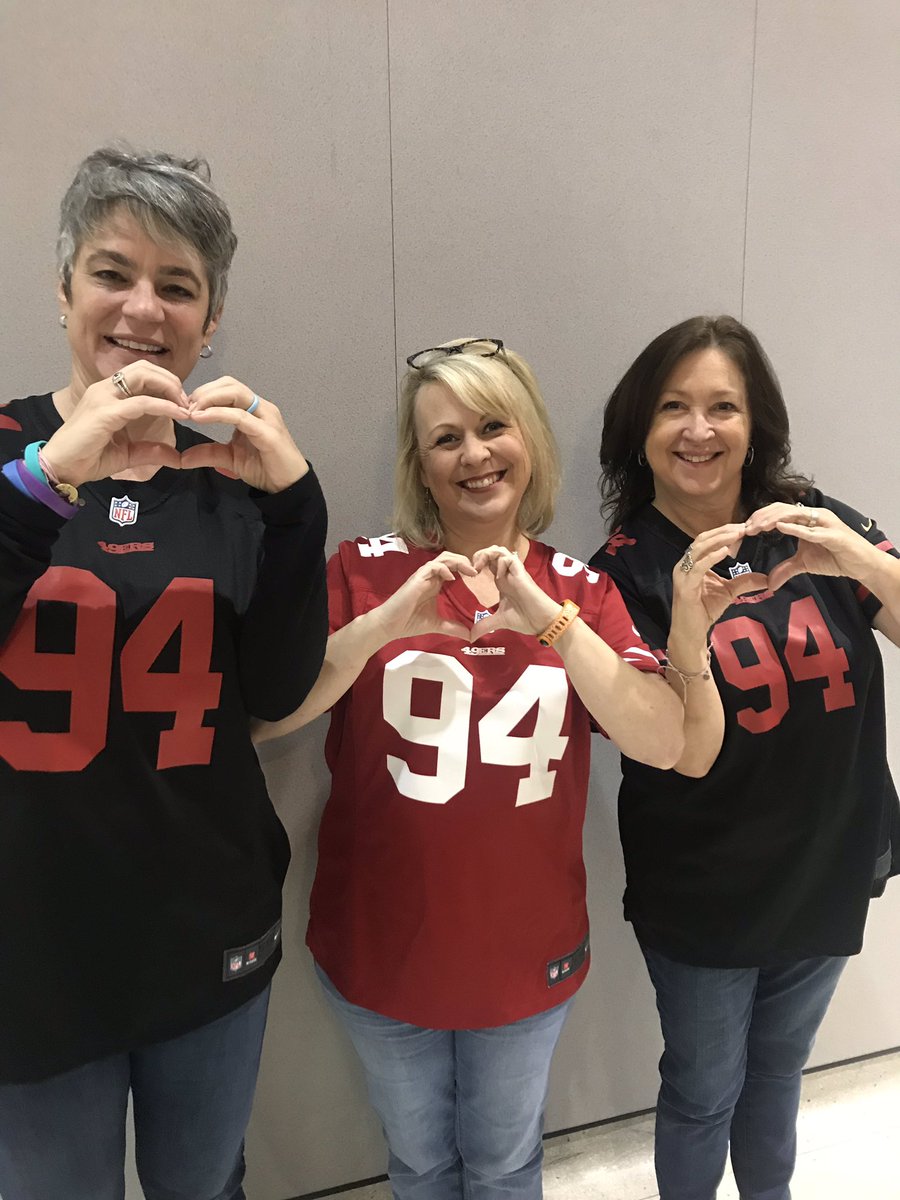 KariDollar's tweet photo. Well of course our favorite jersey is Solomon Thomas #94 ❤️@coachmarthat @dramareese @horstthomas #villagenorth @CMSNorth @SollyThomas90 https://t.co/lgjltIzG6M