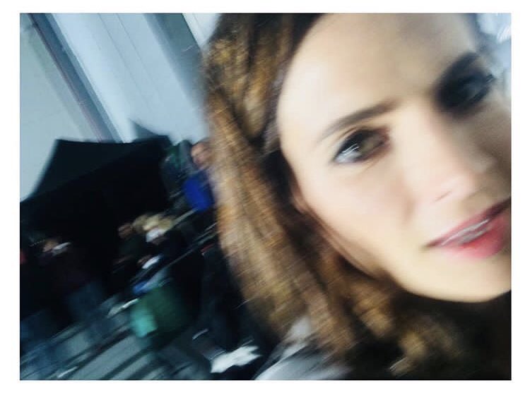 stana_katic_fr's tweet image. A new  #AbsentiaS2 #BTS pic of #StanaKatic,  the best way to start the thursday ! 😊👁🙌
4 : ( #BTS pic posted by @CaraTheobold )