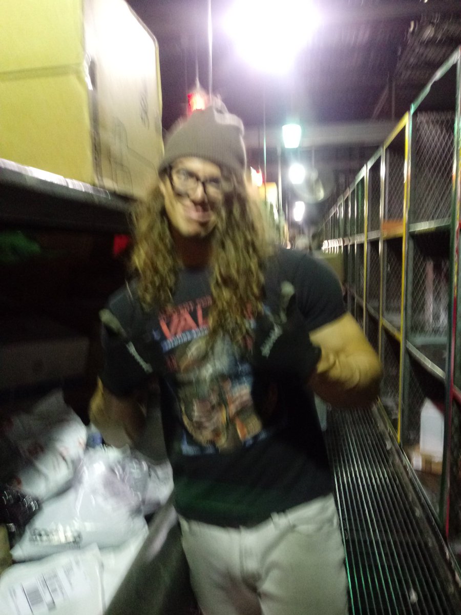 Thursdays also means Safety self check drawings! Great job guys thanks for taking the time to check your safety! #caughtsafely <a href="/ADStreit/">Anthony Streit</a> <a href="/slc_ups/">Salt Lake Preload</a> @Smileydog89