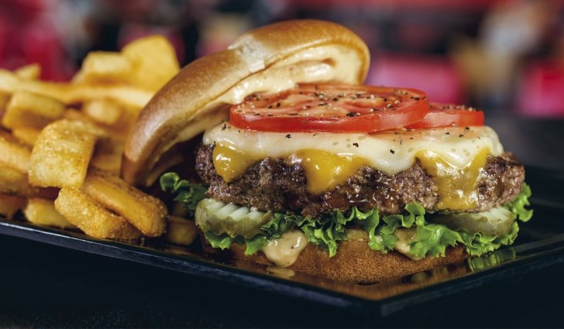 QTRedRobin's tweet photo. Red Robin in Quakertown proudly supports PA breweries. 
Featuring @FreeWillBrewing @EvilGeniusBeer @TroegsBeer @VictoryBeer Pair one today with our delicious new Master Cheese burger LTO! 🍔🍔🍔🍻🍻🍻 #LVRGFunAF https://t.co/VcQ5UWvuzv