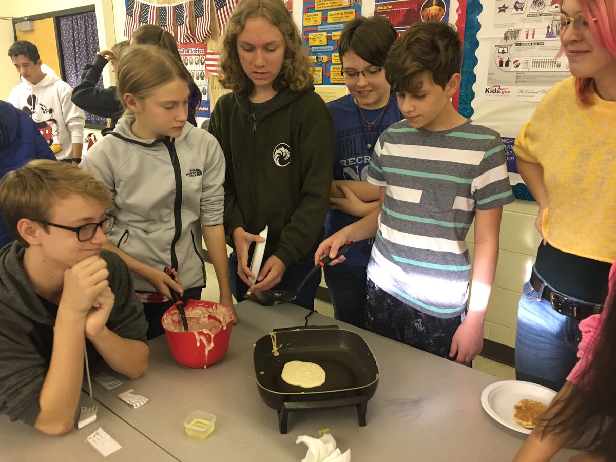 JFuschettiMCMS's tweet photo. Pancake Science! #MCMSWeRoar https://t.co/O4EENrgy5t